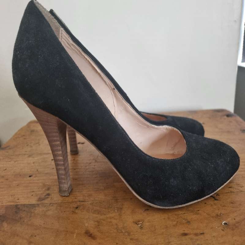 Avant Premier Leather Heels - Size 6