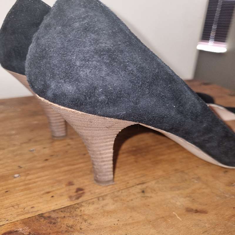 Avant Premier Leather Heels - Size 6