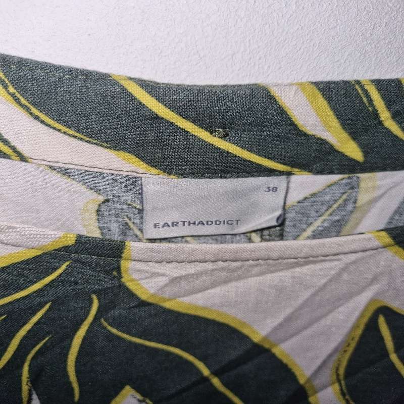 Earthaddict Dress with Pockets and button detail at the back - Size 38