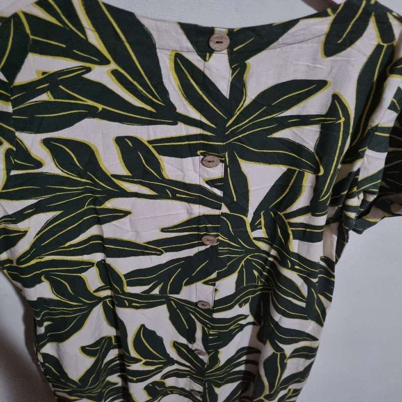 Earthaddict Dress with Pockets and button detail at the back - Size 38