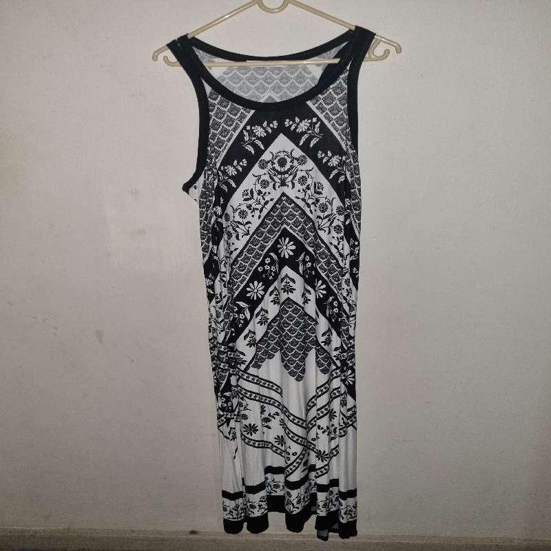 Beautiful Woolworths Long Black and white Dress - Size L