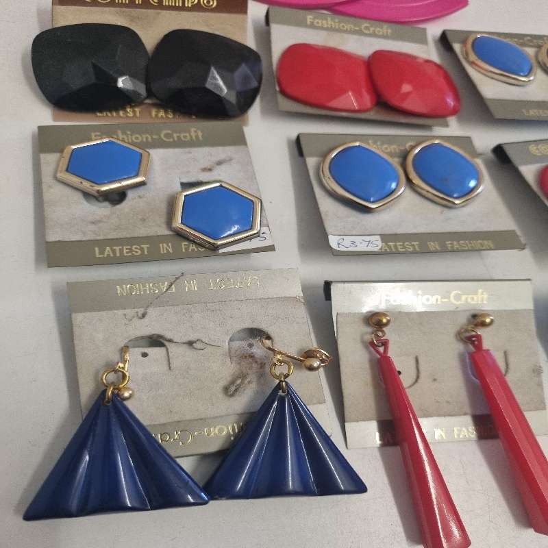 10 x Vintage Retro Earrings - never used