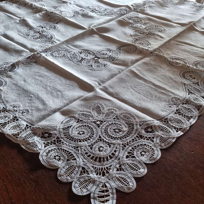 Beautiful Vintage Hand Crafted Tablecloth - Size - 90cm x 90cm - Just Beautiful!!