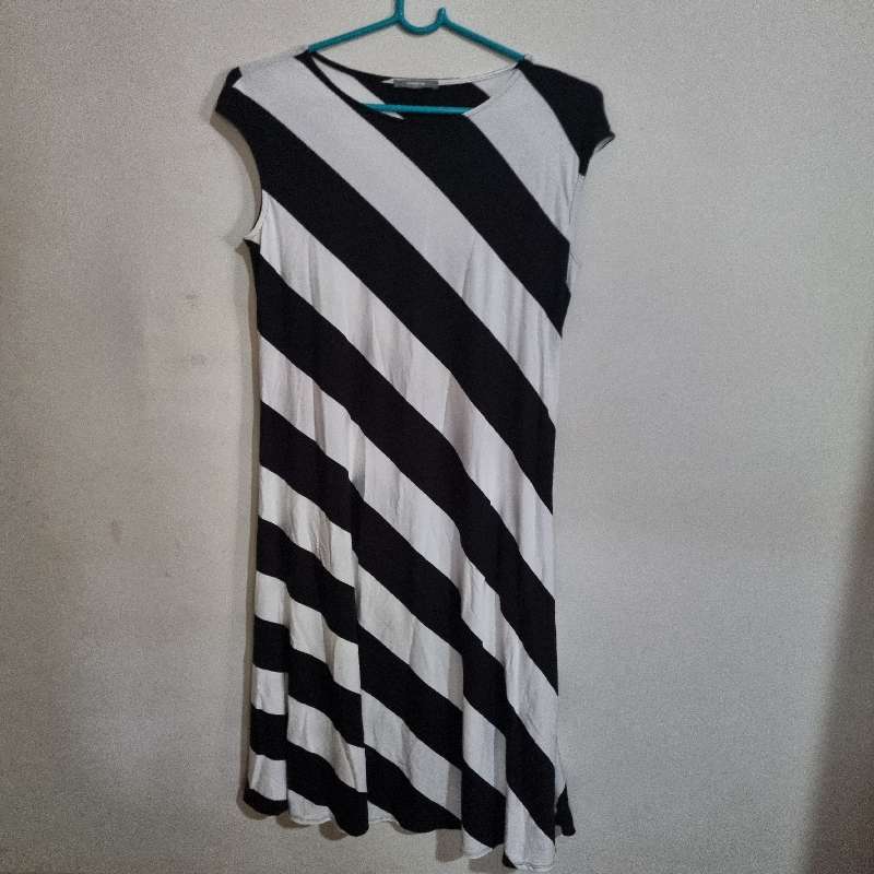 Studio-W black and white dress - Size 14 - Woolworths