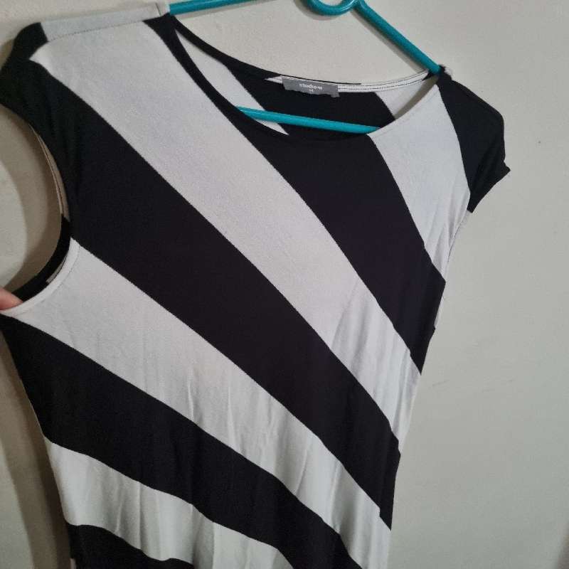 Studio-W black and white dress - Size 14 - Woolworths