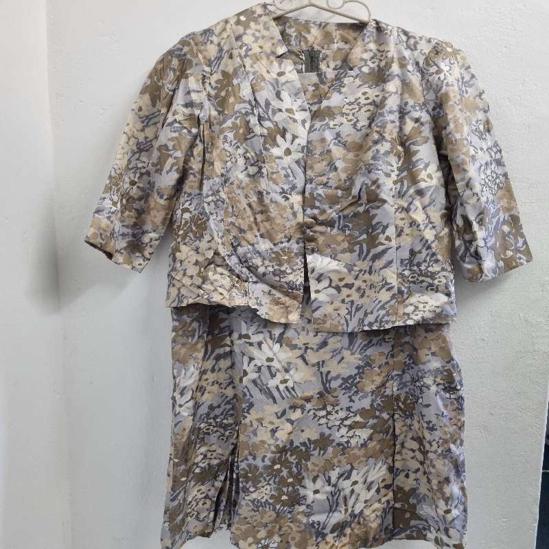 Vintage 2 Piece Dress and Jacket with silky feel - Size M