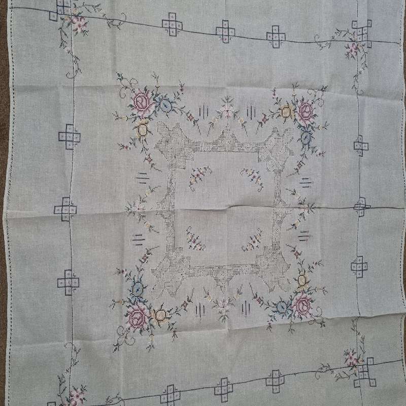 Beautiful Vintage Embroidered Tablecloth - One small tear - See pics - Size 1.2m x 1.2m