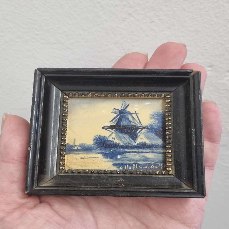 Small Vintage Frame with Holland Delft - Size 7.3cm x 7.3cm