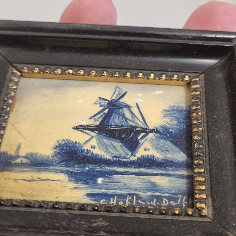 Small Vintage Frame with Holland Delft - Size 7.3cm x 7.3cm