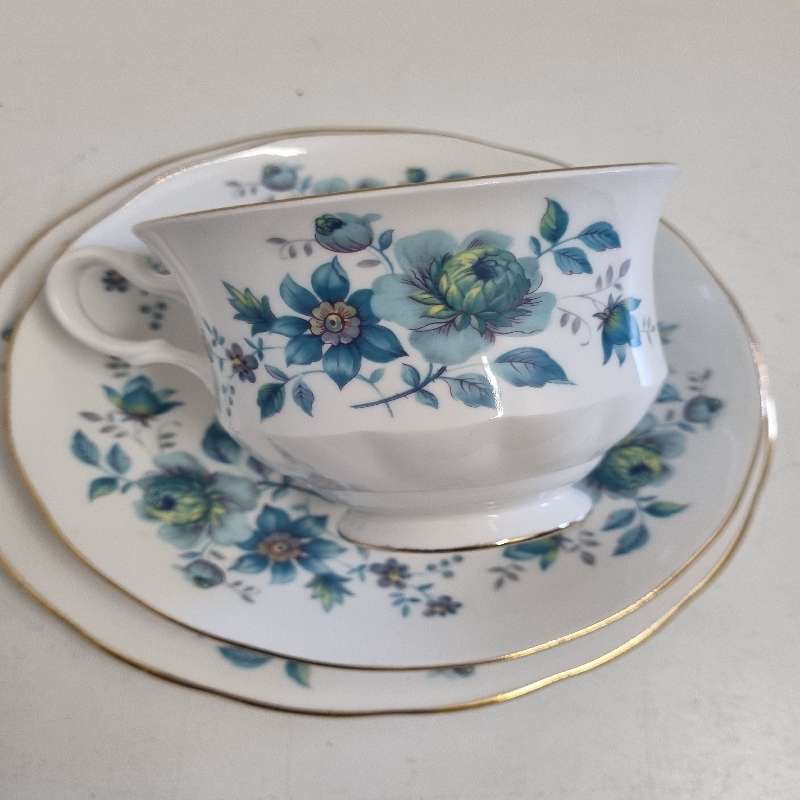 Beautiful Queen Anne Trio with floral detail and gold trim