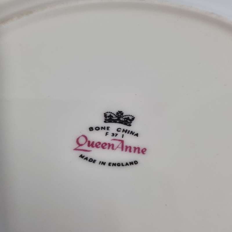 Beautiful Queen Anne Trio with floral detail and gold trim