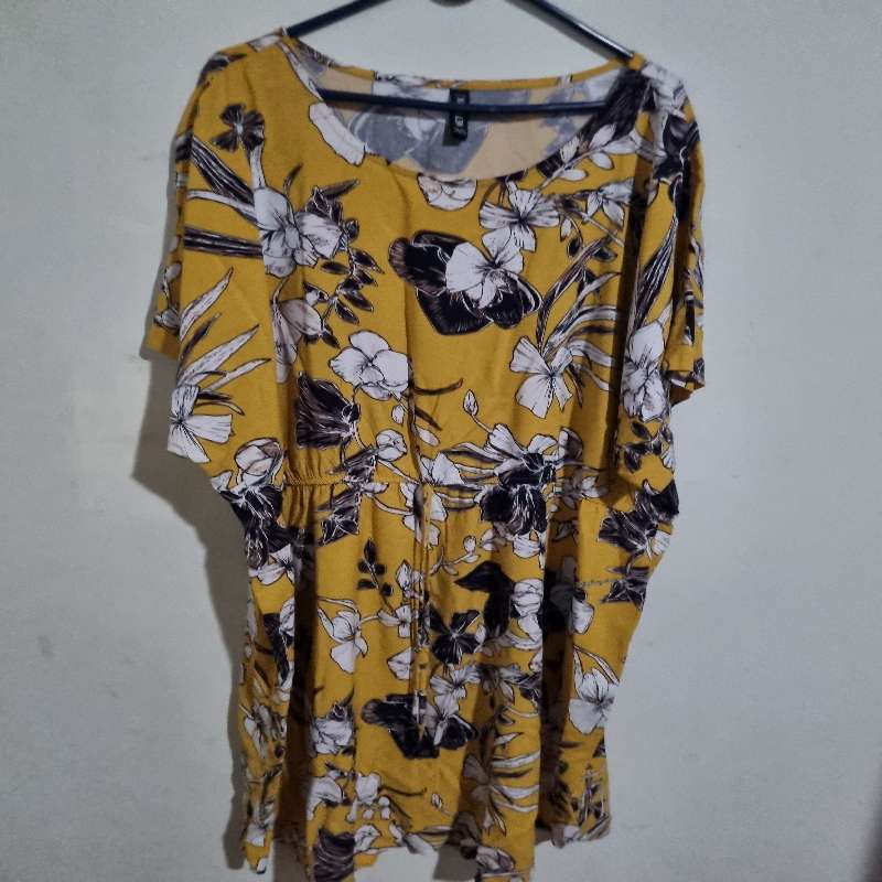 Colourful Dress - Size 26 / 50 / XXL