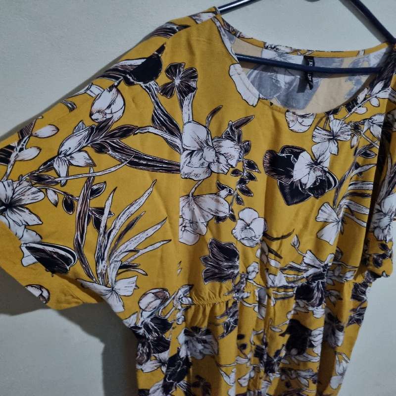 Colourful Dress - Size 26 / 50 / XXL