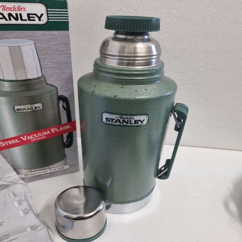 Vintage Aladdin Stanley 1.9 Litre Steel Vacuum Flask in Original Packaging