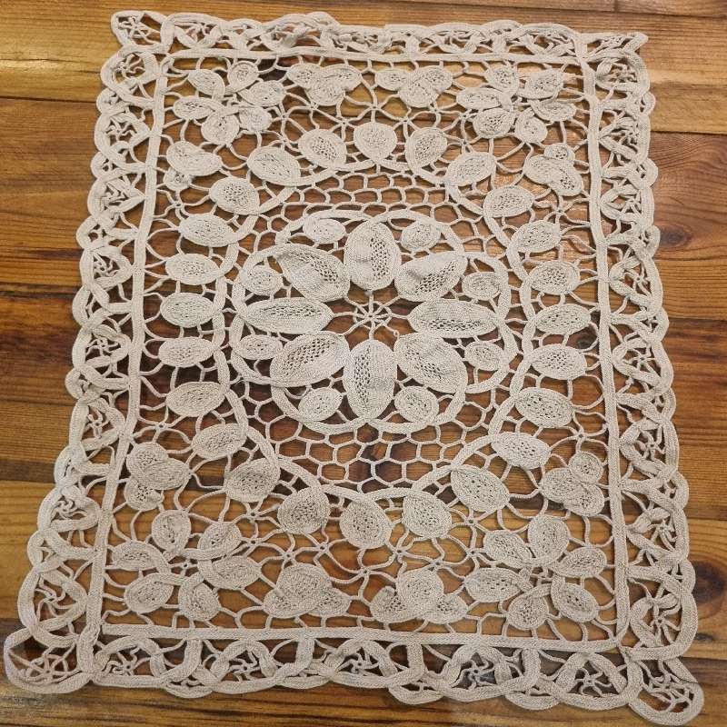 Vintage Fine Hand Crafted Tea Tray Cloth / Doily