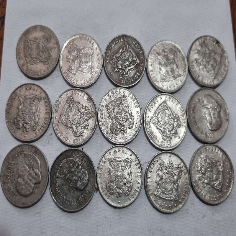 15 x 10 cent coins