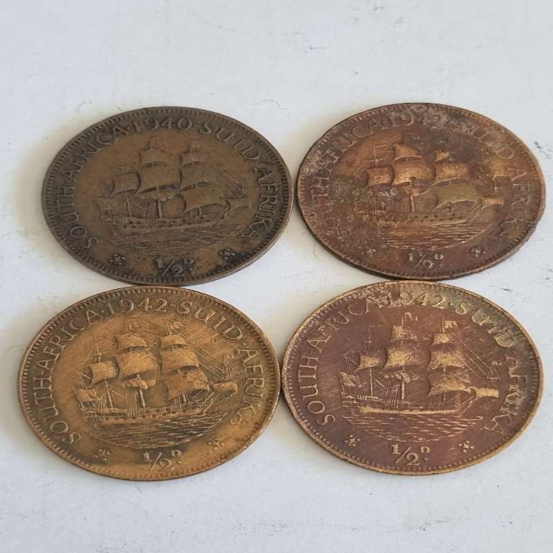4 x 1/2D Coins - 1/2 Penny - Vintage coins - 1 x 1940 and 3 x 1942