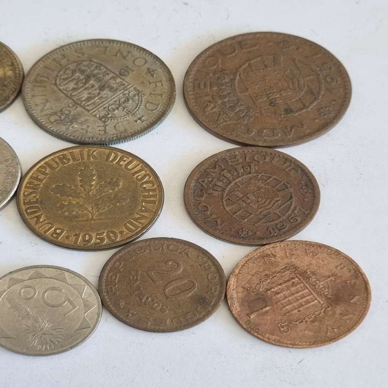 12 x international coins - see pictures