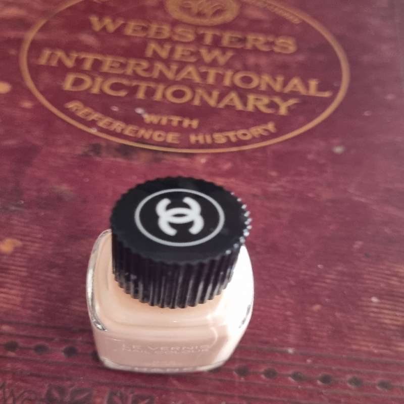 Chanel Nail Polish - 625 Secret - Almost full - Used once