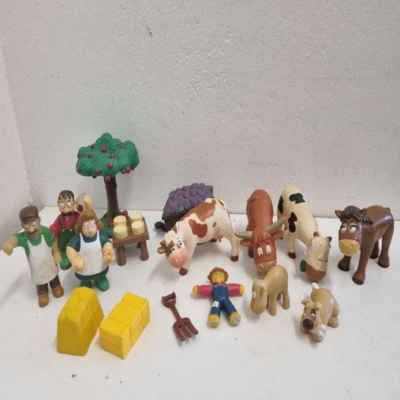 16 x Farm Animal Pieces - Mostly Deagostini My Animal Farm