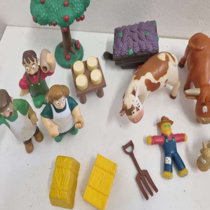 16 x Farm Animal Pieces - Mostly Deagostini My Animal Farm