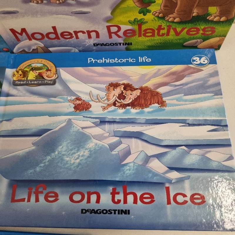 5 x Dinosaurs & Friends books - Prehistoric Life - Deagostini books - Great condition