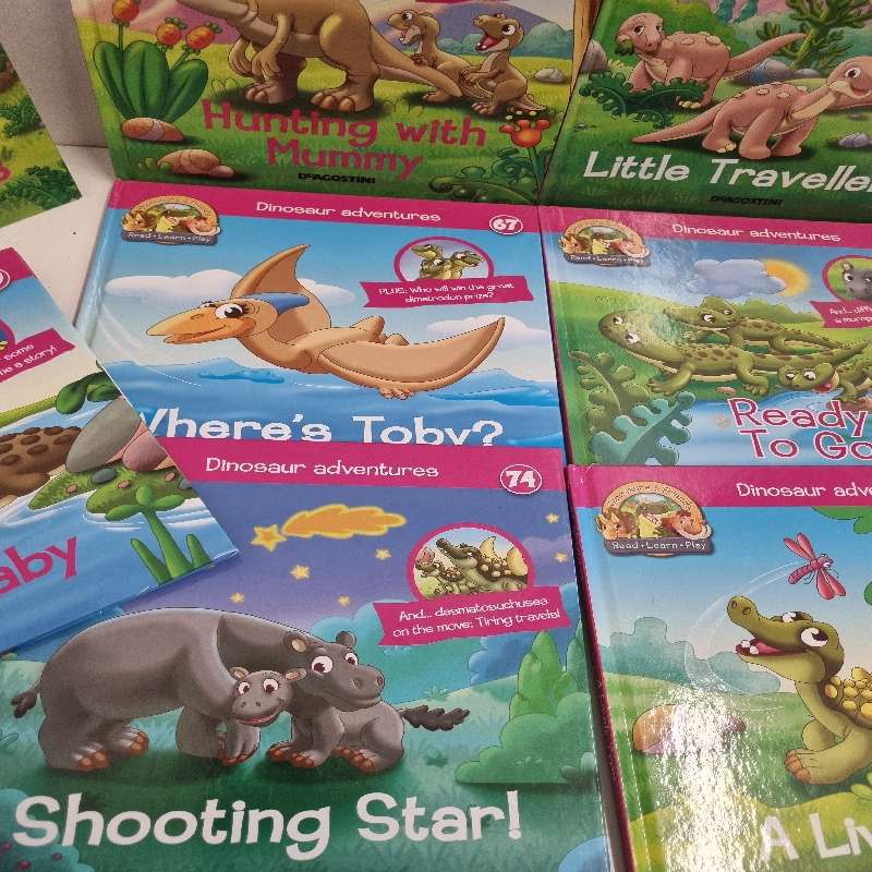 8 x Dinosaurs & Friends books - Dinosaur adventures - Deagostini books - Great condition