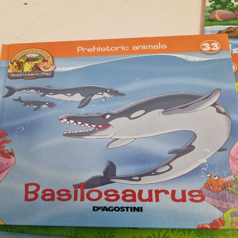 12 x Dinosaurs & Friends books - Prehistoric animals - Deagostini books - Great condition