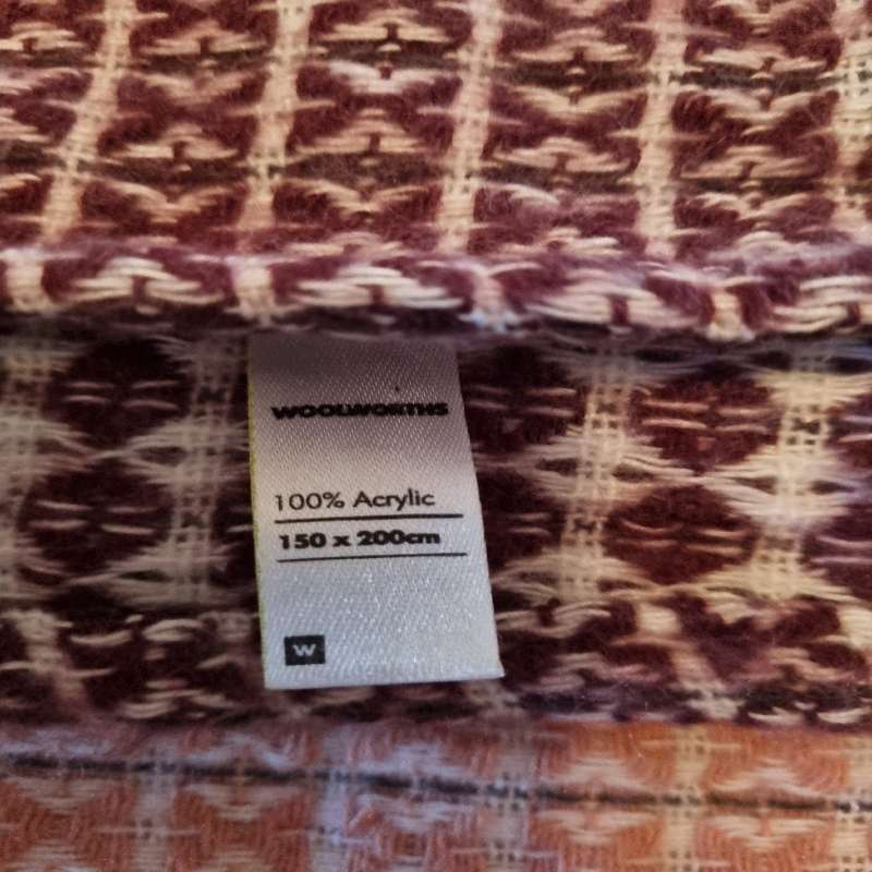 Woolworths Blanket / Throw - 150 x 200cm - Super Soft - Basically new