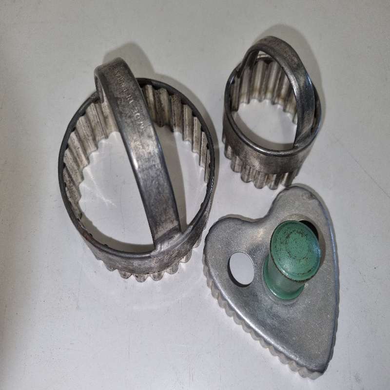 3 x Vintage Cookie Cutters