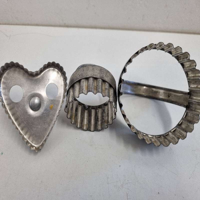 3 x Vintage Cookie Cutters