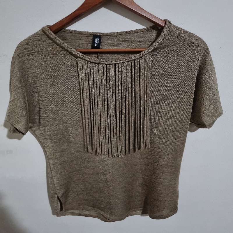 Gold Oasis top with ruffle detail and semi open shoulders - Size 6