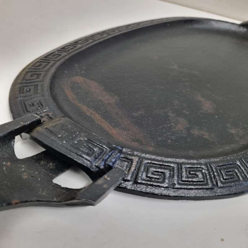 Cast Iron Steak Plate with fork for lifting / carrying