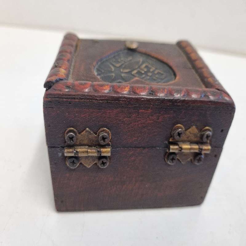 Small Wooden box with latch - perfect for storing rings
