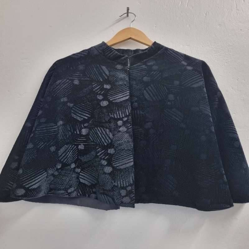 Beautiful Vintage Velvet Cape - Fully Lined - One size fits all