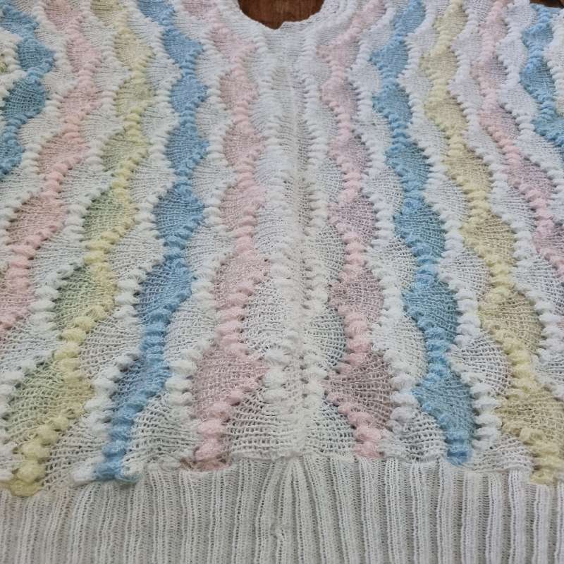 Beautiful Vintage Knitwear - Size M