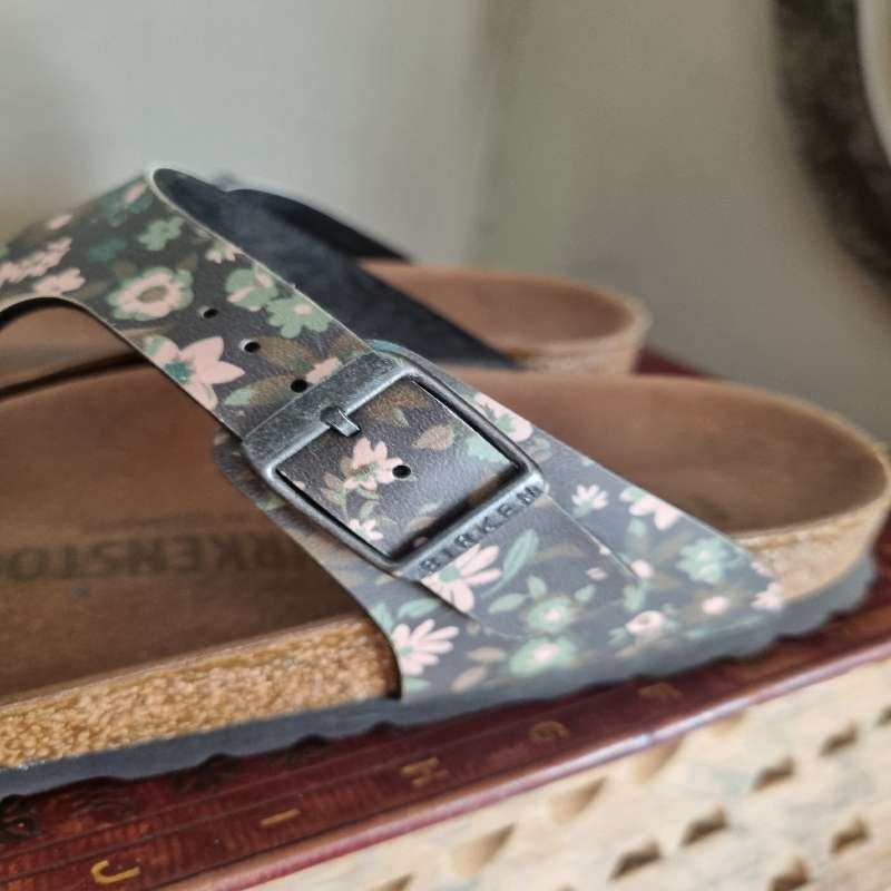 Floral Birkenstock Sandals - Size 6 / 39 - Perfect condition - Worn once