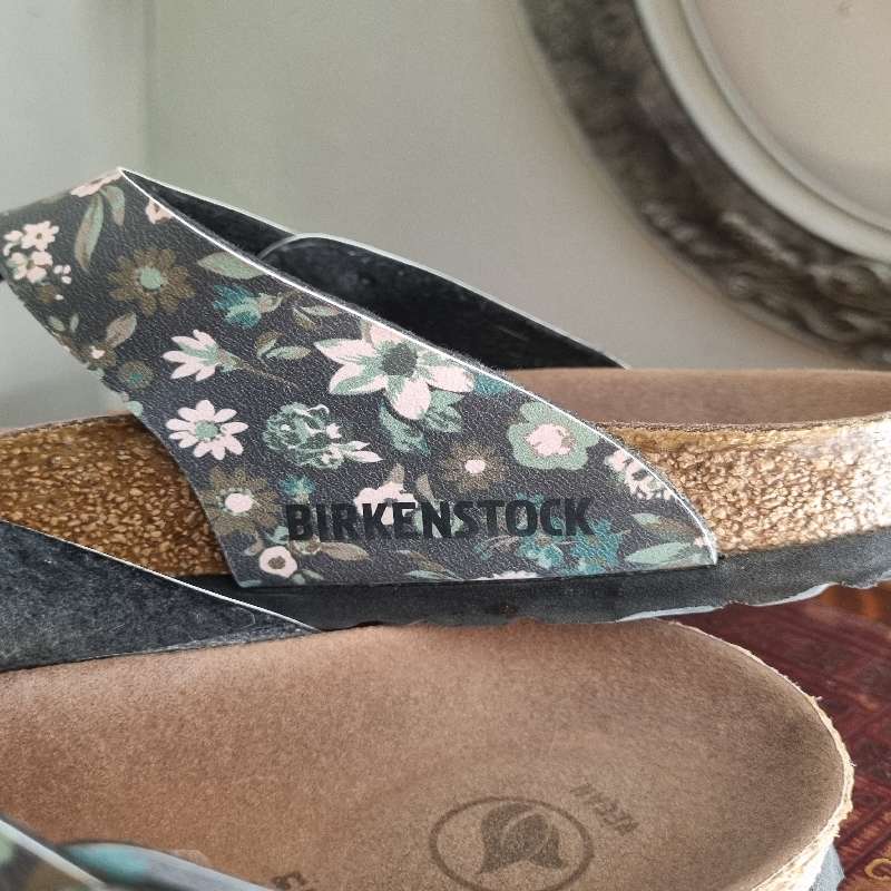 Floral Birkenstock Sandals - Size 6 / 39 - Perfect condition - Worn once
