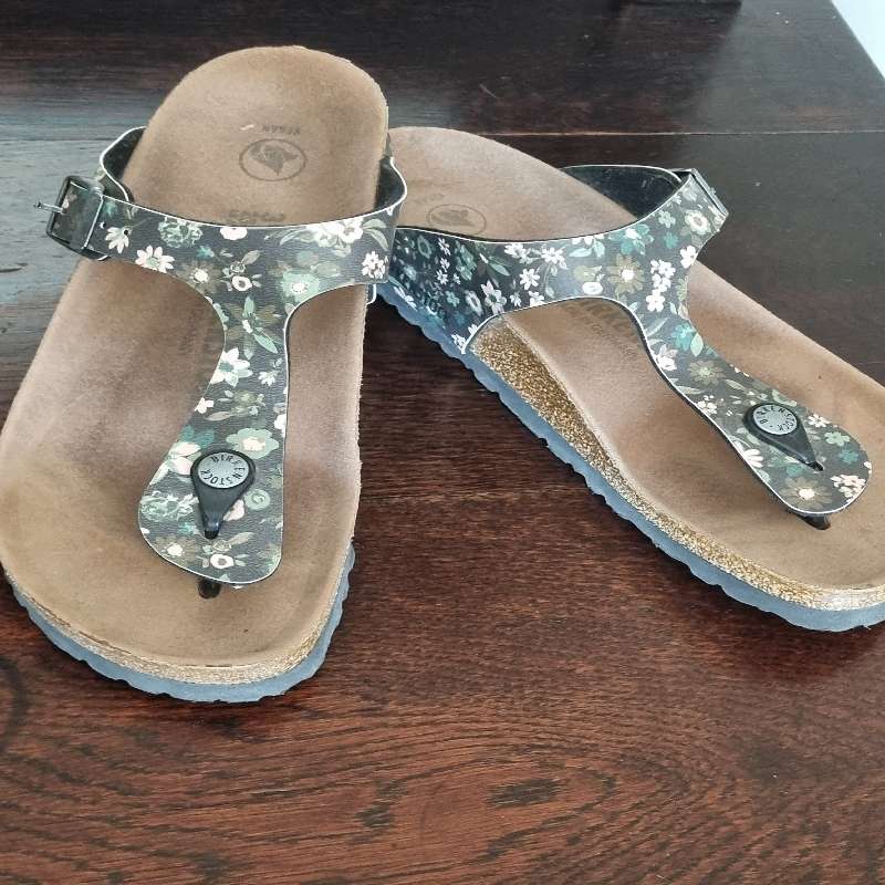Floral Birkenstock Sandals - Size 6 / 39 - Perfect condition - Worn once