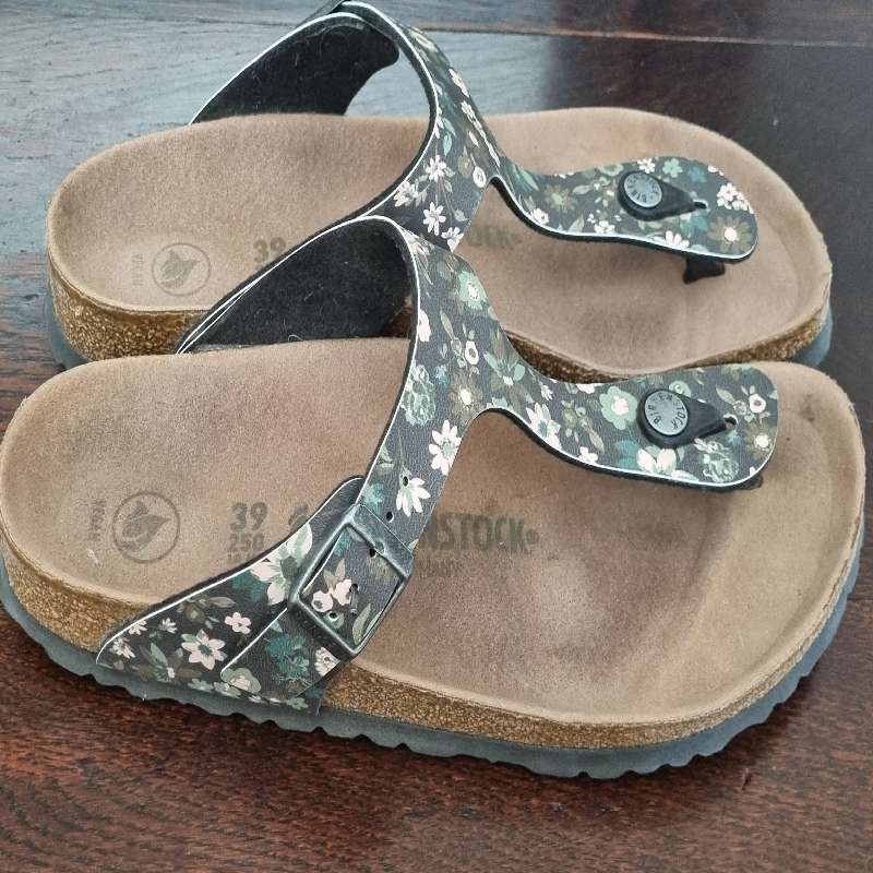 Floral Birkenstock Sandals - Size 6 / 39 - Perfect condition - Worn once