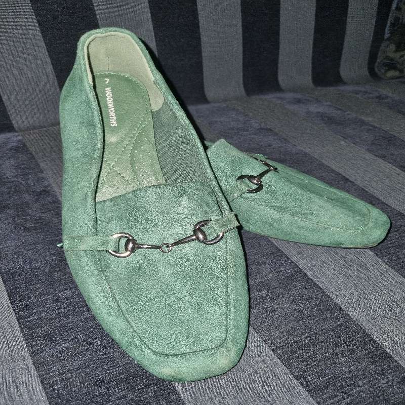 Woolworths Green Flats - Size 7 - Perfect Condition