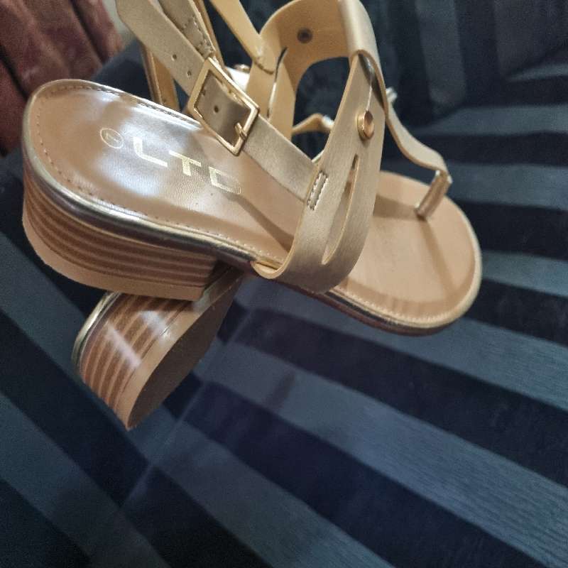 Gold Truworths Sandals - Size 7 - Perfect condition