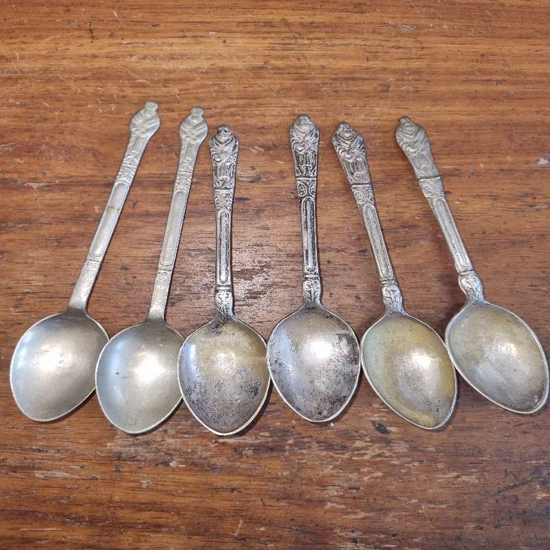 6 x Vintage EPNS Apostle Spoons - England