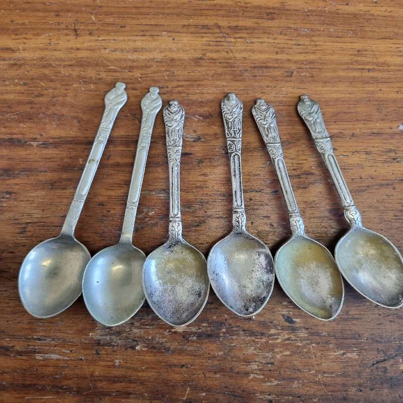 6 x Vintage EPNS Apostle Spoons - England