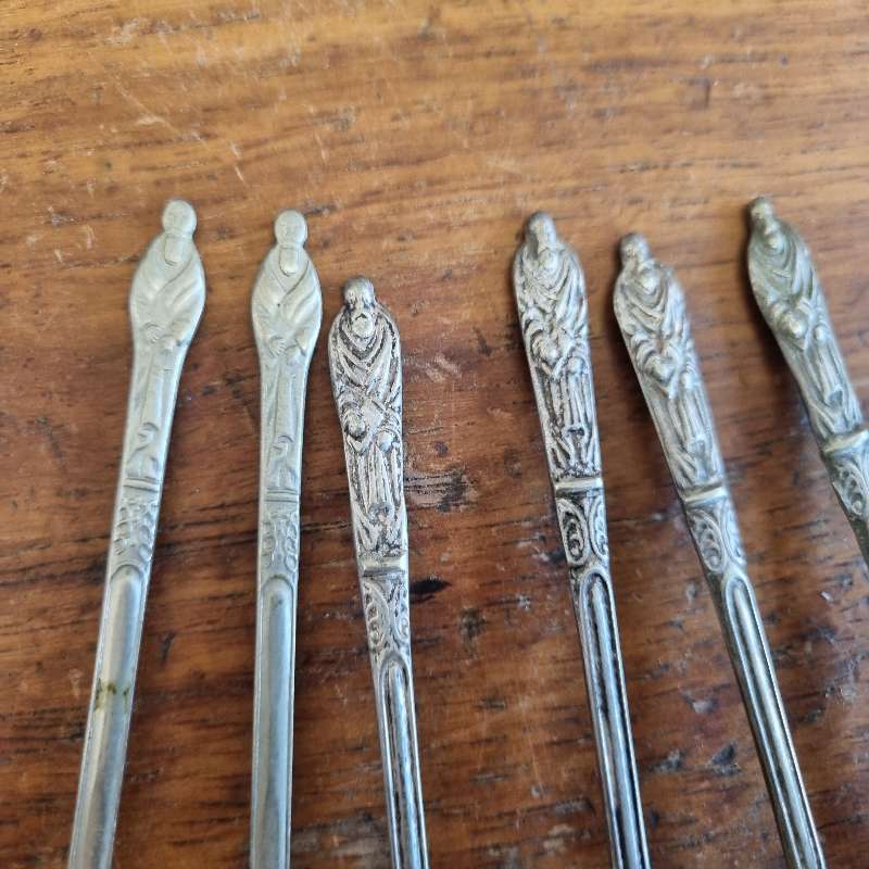 6 x Vintage EPNS Apostle Spoons - England