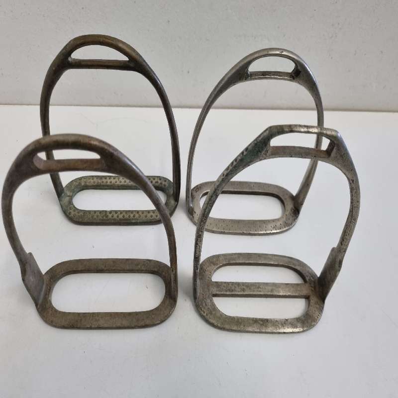 4 x Vintage Nickel Stirrups
