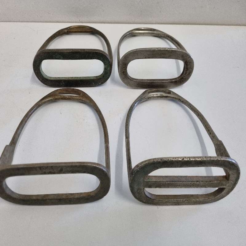 4 x Vintage Nickel Stirrups