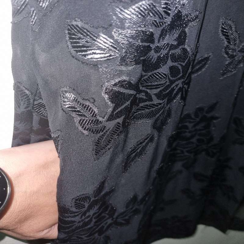 Black gown with lace detail - no belt - Size M - Sleepwear