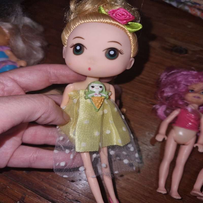 9 x Dolls, including some vintage - See photos