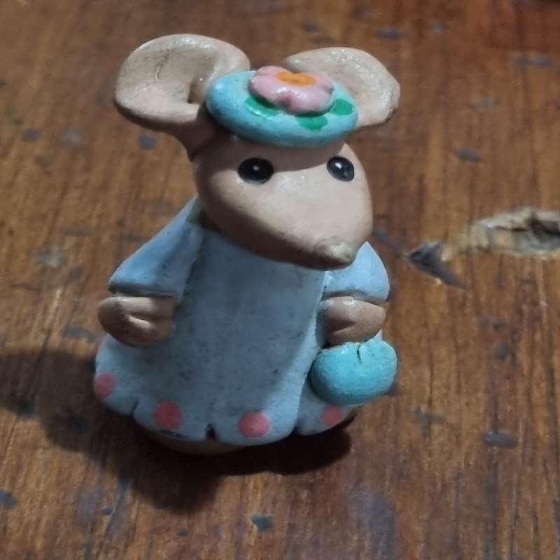 Vintage Miniature Ceramic Mouse Figurine - 4cm